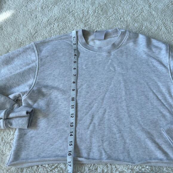 Aritzia Womens Terry Cropped Sweater in Grey Size X-Small - Picture 4 of 7